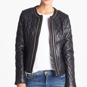 ❤️ Genuine lamb leather jacket with chain detail.